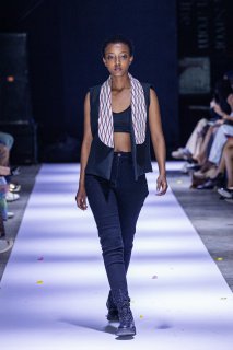 Casual Black Vest and Patterned Ascot Ensemble