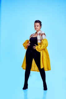 Women's Long Yellow Coat with Voluminous Sleeves and Plaid Yoke